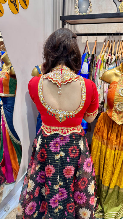 THE JEWELLED ILLUSION